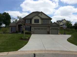 N25W27015 Casey Ct, Pewaukee, WI 53072