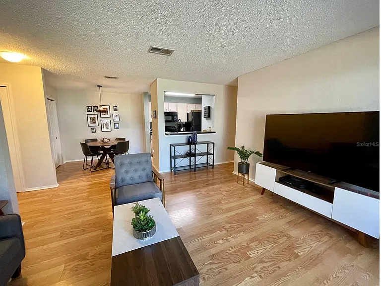 3705 SW 27th St #1113 — Photo 2