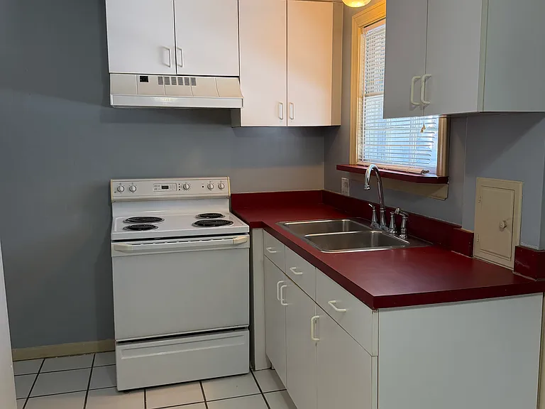 3020 Letchworth Pkwy — Photo 4