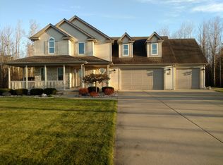 2541 Seidlers Rd, Midland, MI 48642