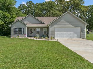 721 Days Rd, Lafayette, TN 37083