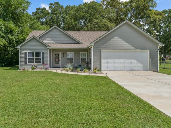 721 Days Rd, Lafayette, TN 37083