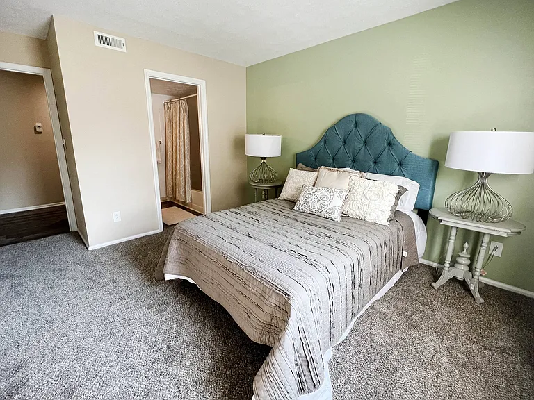 Steeplechase Apartments — Photo 24