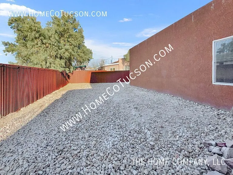 70 W 21st St — Photo 28