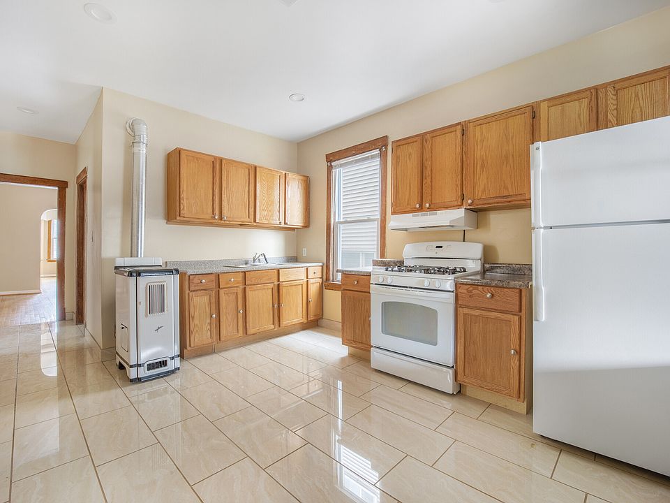 1st image of 2228 W Barry Ave #1F