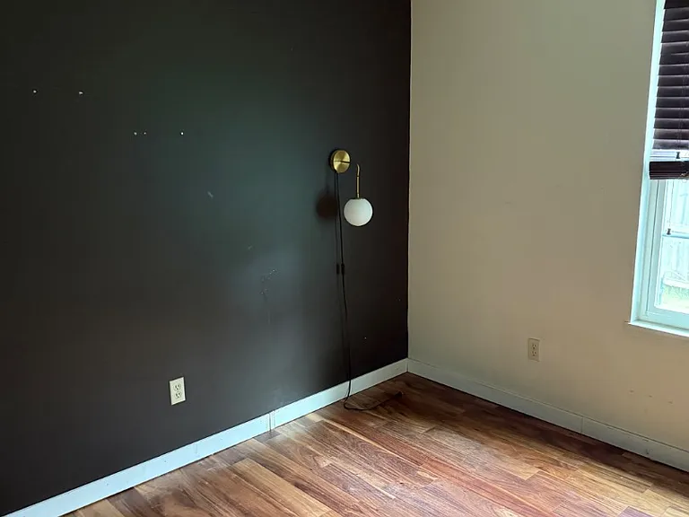 154 Brook Ct — Photo 2
