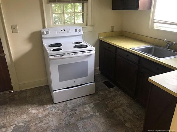 3rd image of 167 Kensington Cir