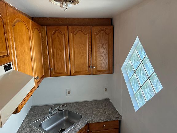 5th image of 626 S 8th St Floor 3