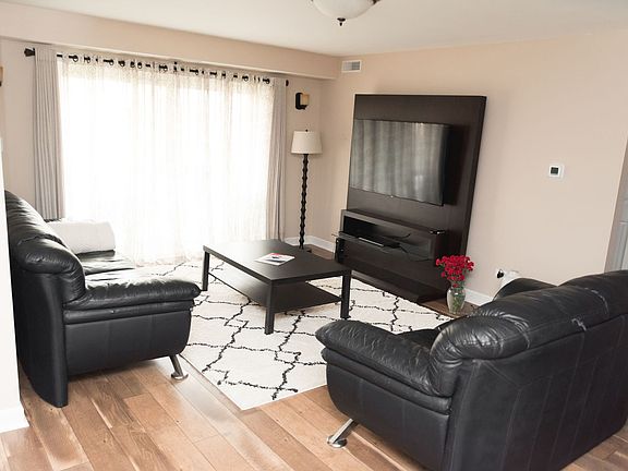 4th image of 13931 James Dr APT 807