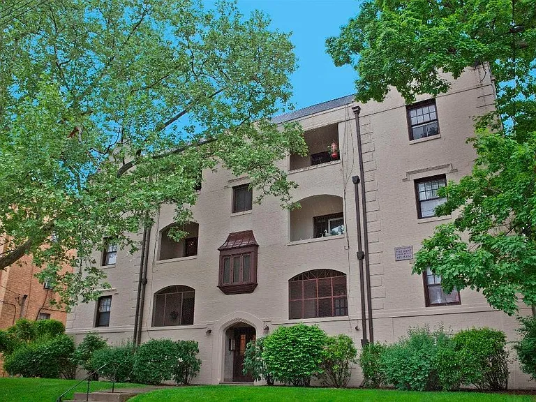 5914 Walnut St #301 — Photo 1
