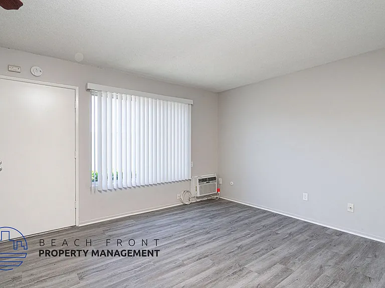 217 S. Knott Av — Photo 6