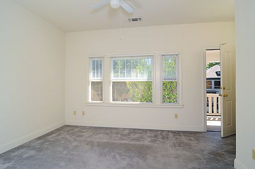 3rd image of 600 11th St APT 3