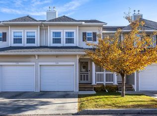 128 N Country Village Mnr NE, Calgary, AB T3K0L6
