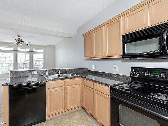 5th image of 30056 Euclid Ave Unit 2