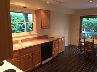 2112 Spruceway Ln, Ann Arbor, MI 48103