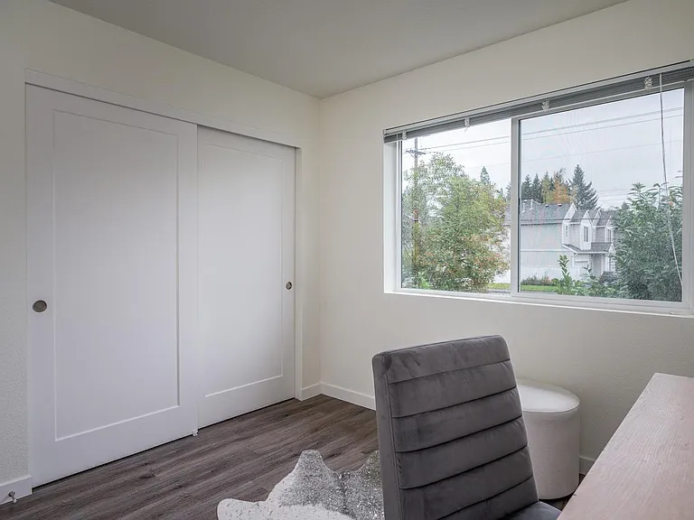 102 NE 43rd Ave #D — Photo 13