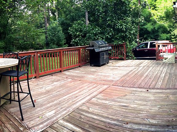 Huge back deck