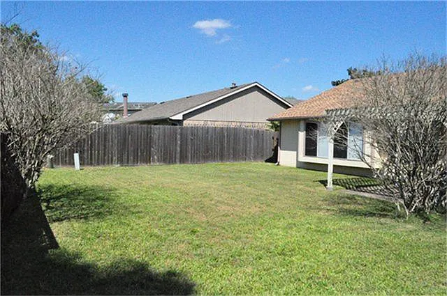 2119 Fountain Dr — Photo 16