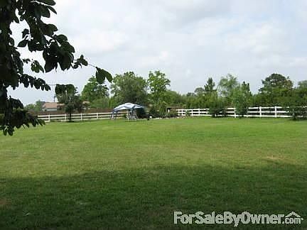 4th image of 6305 Ravenwood Dr