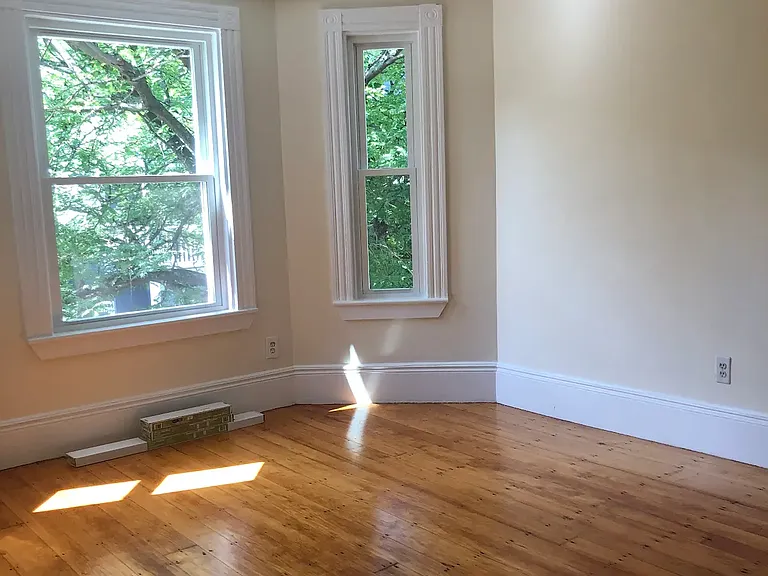 632 E 7th St #2 — Photo 13