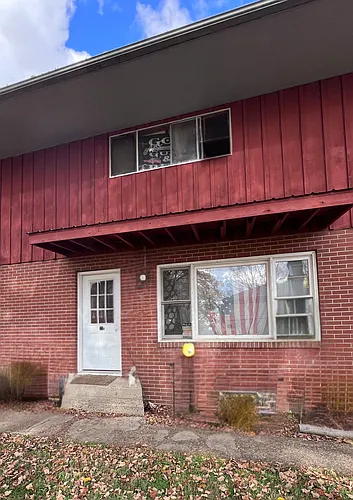 22 Mansfield Ave Photo 1