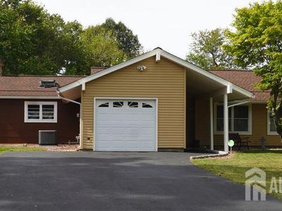 5 Summit Ave, Manalapan, NJ, 07726