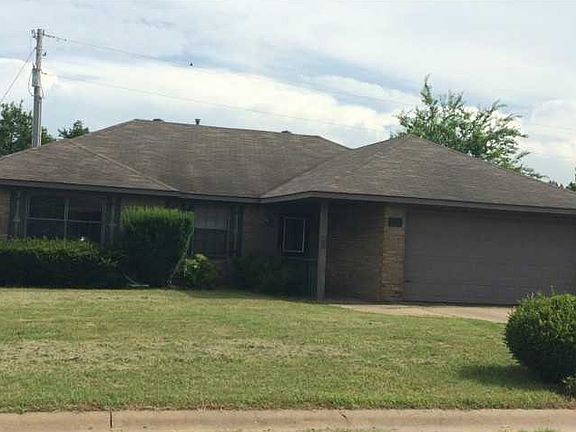 2nd image of 100 Glenwood Pl