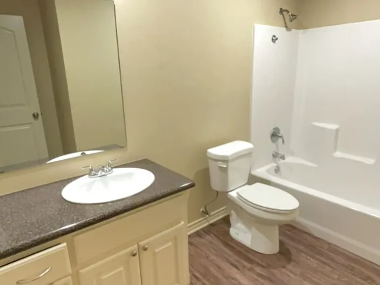 606 Rockdale St #202 — Photo 5