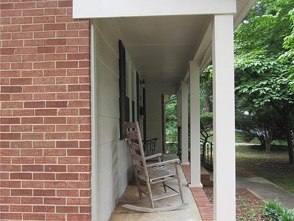5th image of 3000 Stratford Dr