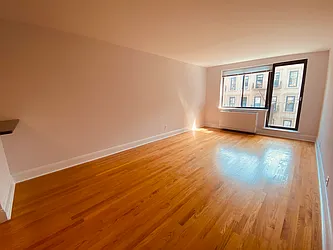 Rented by Metropolis Real Estate of Manhattan