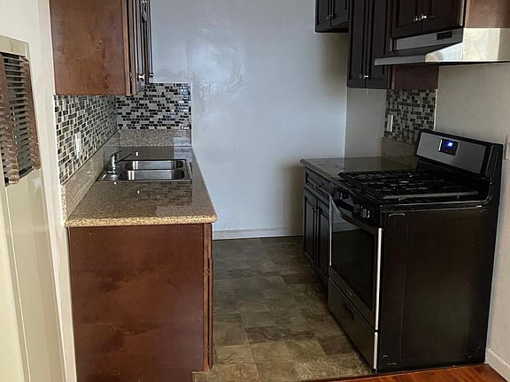2nd image of 349 Burchett St