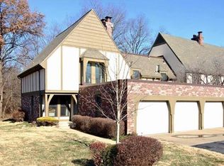 7618 W 102nd St, Overland Park, KS 66212