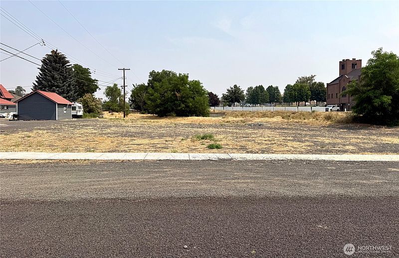 5th image of 0 S Division Street