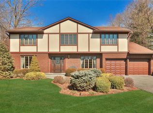 152 Rolling Hills Rd, Thornwood, NY 10594