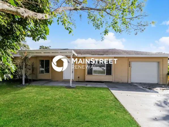 2299 SE Glover St, Port Saint Lucie, FL 34984