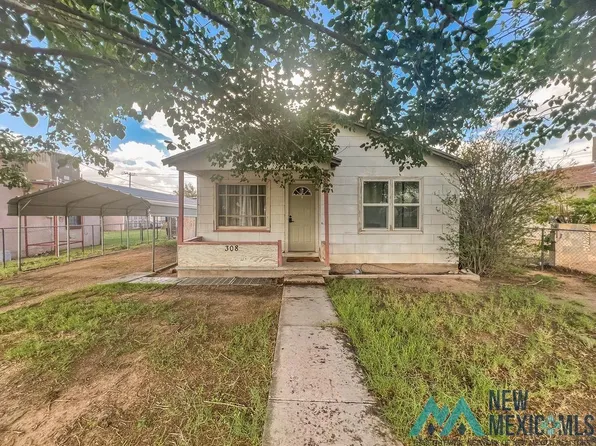 308 5th St, Loving, NM 88256