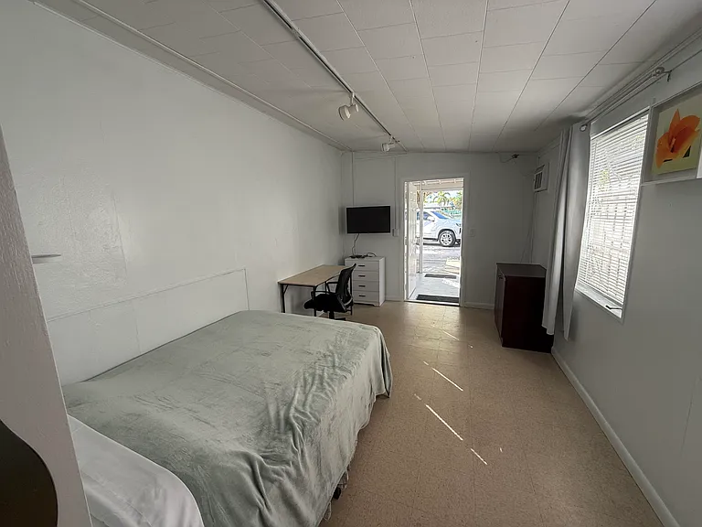 605 E Coast Ave #2 — Photo 8