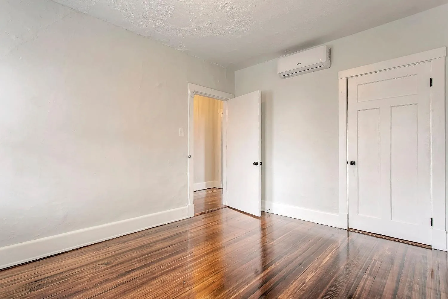 29 W McMillan St — Photo 4