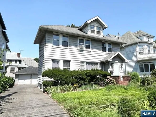 207 Grand Ave, Palisades Park, NJ 07650