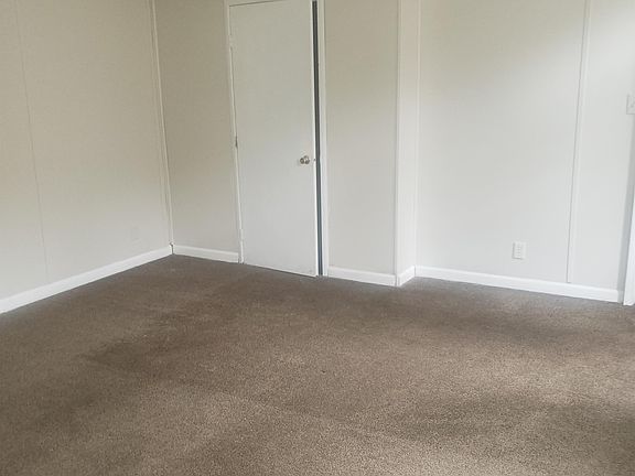 3rd image of 212 Klotter Ave #2