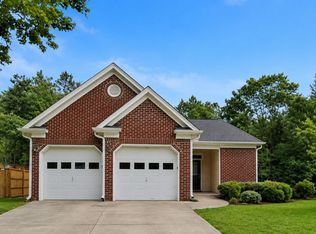 2416 Miller Oaks Cir, Decatur, GA 30035