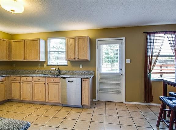 3rd image of 1028 Stone Chapel Way