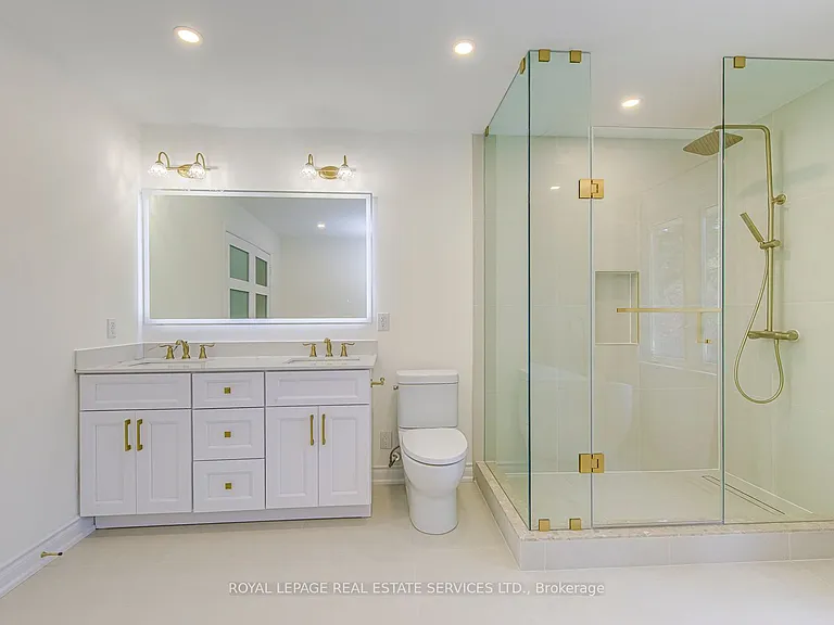 1463 Albion Ave — Photo 24