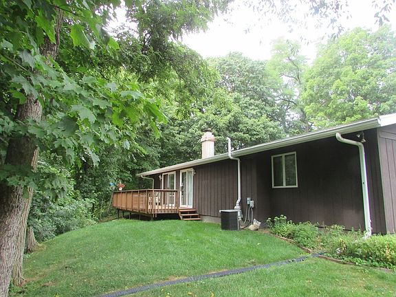 3rd image of 1012 W Deerbrook Dr