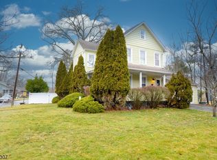 33 Glenwild Ave, Bloomingdale, NJ 07403