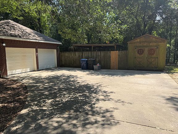 4th image of 200 Dedria Ln