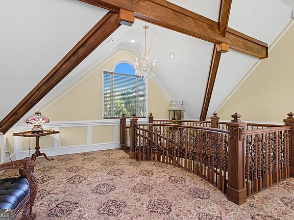 35th image of 1091 Echota Rd