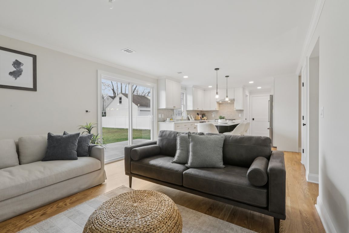 next background image