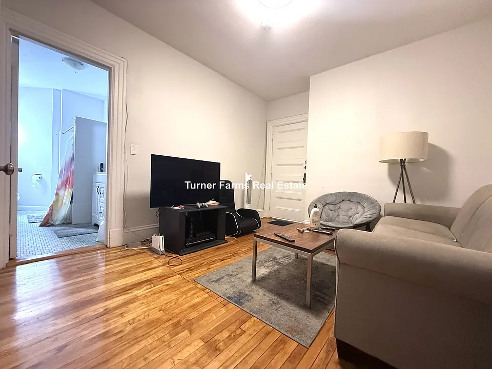 1800 Massachusetts Ave #32F