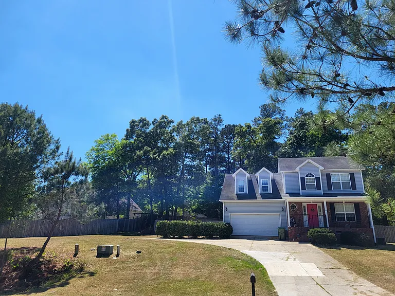 260 Chestnut Dr — Photo 2